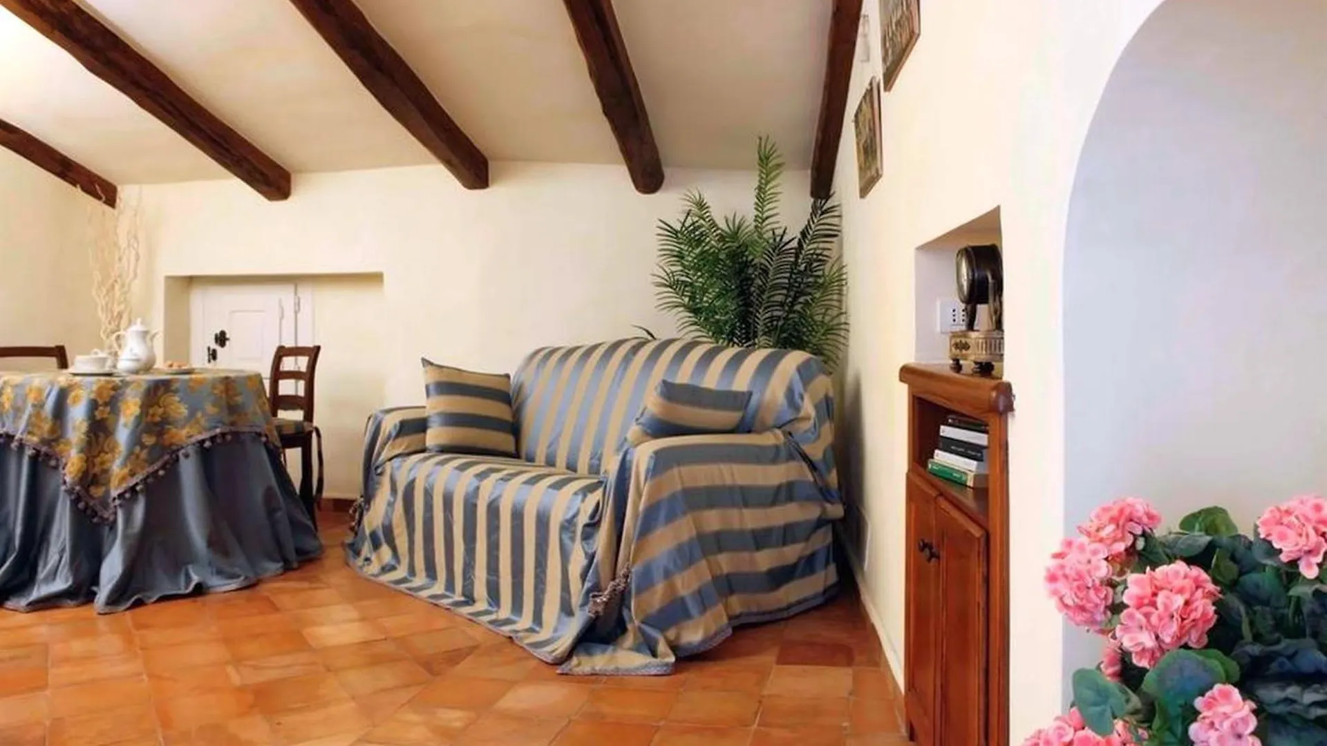 Splendid And Bright Villa Anatoli